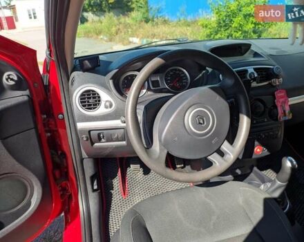 Рено Кліо 2009 у Белой Церкве на Automoto.ua Червоний Рено Кліо, об'ємом двигуна 1.15 л та пробігом 154 тис. км за 4900 $, фото 17 на Automoto.ua