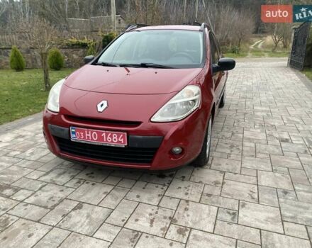 Красный Рено Клио, объемом двигателя 1.5 л и пробегом 230 тыс. км за 5950 $, фото 2 на Automoto.ua