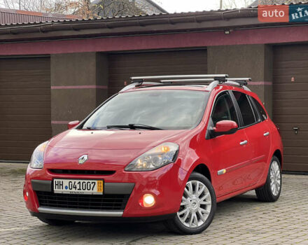 Красный Рено Клио, объемом двигателя 1.6 л и пробегом 240 тыс. км за 6999 $, фото 9 на Automoto.ua