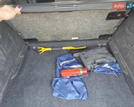 Красный Рено Клио, объемом двигателя 1.6 л и пробегом 195 тыс. км за 6450 $, фото 6 на Automoto.ua