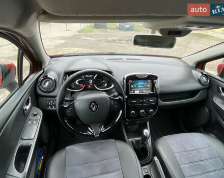Красный Рено Клио, объемом двигателя 1.5 л и пробегом 277 тыс. км за 8000 $, фото 9 на Automoto.ua