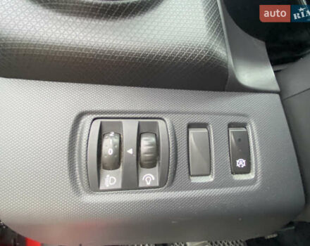 Красный Рено Клио, объемом двигателя 1.5 л и пробегом 277 тыс. км за 8000 $, фото 11 на Automoto.ua