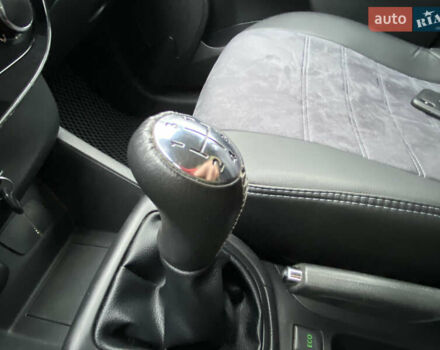 Красный Рено Клио, объемом двигателя 1.5 л и пробегом 277 тыс. км за 8000 $, фото 20 на Automoto.ua