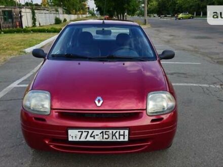 Рено Клио 2002 в Киеве на Automoto.ua Красный Рено Клио, объемом двигателя 0 л и пробегом 236 тыс. км за 2995 $, фото 1 на Automoto.ua