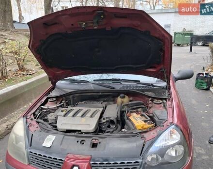 Красный Рено Клио, объемом двигателя 1.39 л и пробегом 997 тыс. км за 3800 $, фото 1 на Automoto.ua