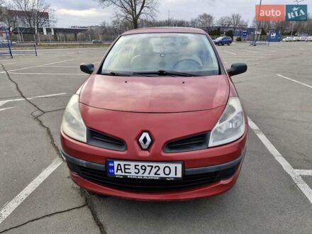 Рено Кліо 2006 у Дніпро (Дніпропетровську) на Automoto.ua Червоний Рено Кліо, об'ємом двигуна 1.4 л та пробігом 193 тис. км за 4300 $, фото 1 на Automoto.ua
