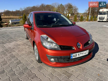 Рено Клио 2007 в Виннице на Automoto.ua Красный Рено Клио, объемом двигателя 1.6 л и пробегом 212 тыс. км за 4999 $, фото 1 на Automoto.ua
