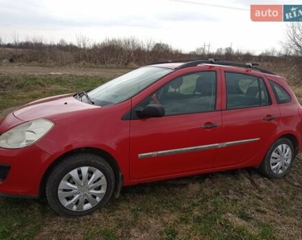 Красный Рено Клио, объемом двигателя 1.2 л и пробегом 130 тыс. км за 4550 $, фото 1 на Automoto.ua