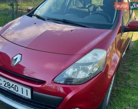 Красный Рено Клио, объемом двигателя 1.2 л и пробегом 220 тыс. км за 4800 $, фото 1 на Automoto.ua