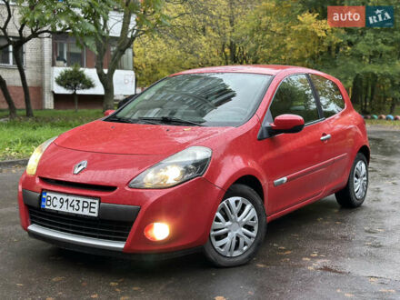 Рено Кліо 2010 у Львові на Automoto.ua Червоний Рено Кліо, об'ємом двигуна 1.15 л та пробігом 205 тис. км за 4550 $, фото 1 на Automoto.ua