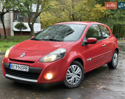 Рено Клио 2010 в Львове на Automoto.ua Красный Рено Клио, объемом двигателя 1.15 л и пробегом 205 тыс. км за 4950 $, фото 1 на Automoto.ua