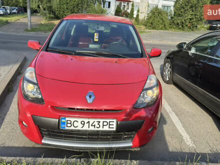 Рено Клио 2010 в Львове на Automoto.ua Красный Рено Клио, объемом двигателя 1.15 л и пробегом 205 тыс. км за 3800 $, фото 1 на Automoto.ua