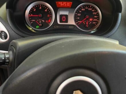 Червоний Рено Кліо, об'ємом двигуна 0 л та пробігом 218 тис. км за 6200 $, фото 1 на Automoto.ua