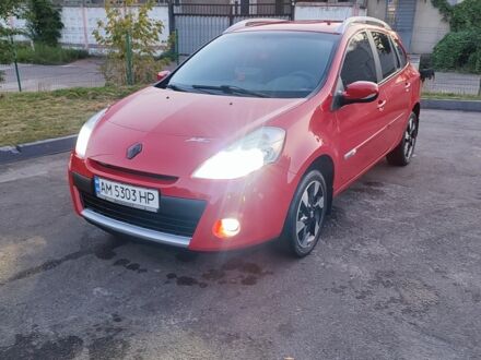 Красный Рено Клио, объемом двигателя 1.5 л и пробегом 335 тыс. км за 4999 $, фото 1 на Automoto.ua