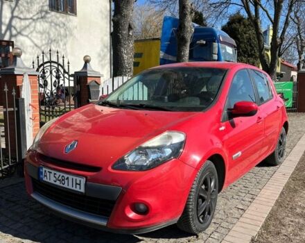 Красный Рено Клио, объемом двигателя 1.1 л и пробегом 170 тыс. км за 4781 $, фото 1 на Automoto.ua