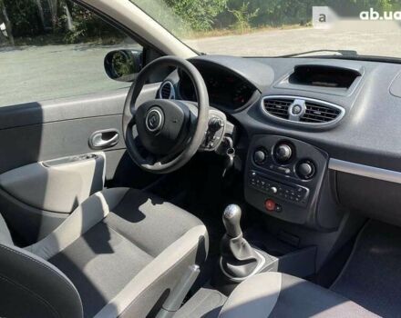 Рено Клио, объемом двигателя 1.5 л и пробегом 200 тыс. км за 7600 $, фото 6 на Automoto.ua
