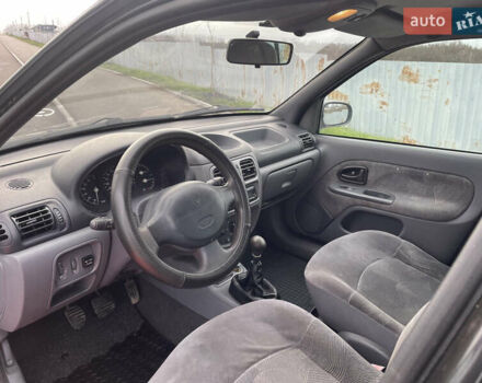 Рено Клио, объемом двигателя 1.4 л и пробегом 300 тыс. км за 2000 $, фото 7 на Automoto.ua