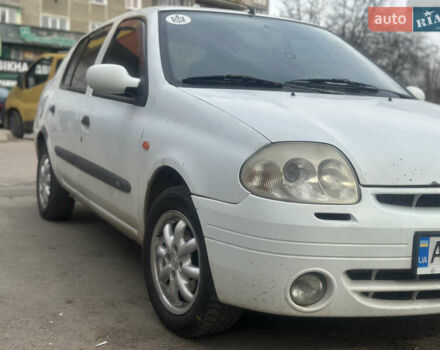 Рено Клио, объемом двигателя 1.4 л и пробегом 300 тыс. км за 2000 $, фото 2 на Automoto.ua
