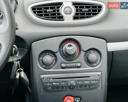 Рено Клио, объемом двигателя 1.2 л и пробегом 188 тыс. км за 5550 $, фото 26 на Automoto.ua