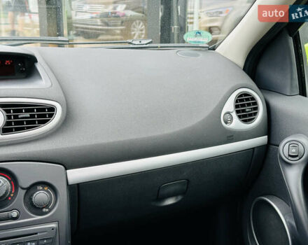 Рено Клио, объемом двигателя 1.2 л и пробегом 188 тыс. км за 5550 $, фото 28 на Automoto.ua