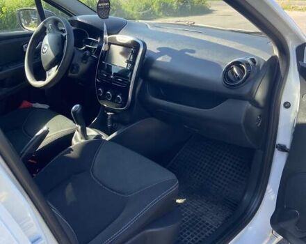 Рено Клио, объемом двигателя 1.5 л и пробегом 255 тыс. км за 8050 $, фото 4 на Automoto.ua