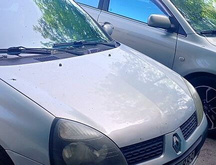 Рено Клио 2003 в Киеве на Automoto.ua Рено Клио, объемом двигателя 1.5 л и пробегом 200 тыс. км за 2000 $, фото 1 на Automoto.ua