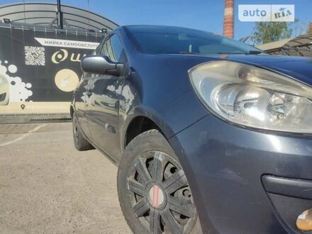 Рено Клио 2006 в Черновцах на Automoto.ua Рено Клио, объемом двигателя 1.5 л и пробегом 270 тыс. км за 3750 $, фото 1 на Automoto.ua