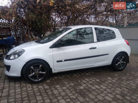 Рено Клио, объемом двигателя 1.5 л и пробегом 199 тыс. км за 4000 $, фото 1 на Automoto.ua