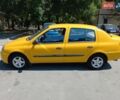 Желтый Рено Клио, объемом двигателя 1.39 л и пробегом 150 тыс. км за 2500 $, фото 2 на Automoto.ua
