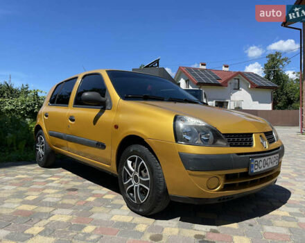 Желтый Рено Клио, объемом двигателя 1.2 л и пробегом 289 тыс. км за 3200 $, фото 1 на Automoto.ua
