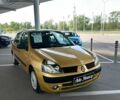 Желтый Рено Клио, объемом двигателя 0 л и пробегом 246 тыс. км за 3200 $, фото 2 на Automoto.ua