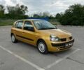 Желтый Рено Клио, объемом двигателя 0 л и пробегом 246 тыс. км за 3100 $, фото 1 на Automoto.ua