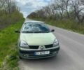 Желтый Рено Клио, объемом двигателя 1.1 л и пробегом 240 тыс. км за 2400 $, фото 1 на Automoto.ua