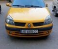 Желтый Рено Клио, объемом двигателя 1.4 л и пробегом 120 тыс. км за 6000 $, фото 1 на Automoto.ua