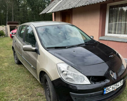 Желтый Рено Клио, объемом двигателя 1.5 л и пробегом 280 тыс. км за 3200 $, фото 2 на Automoto.ua