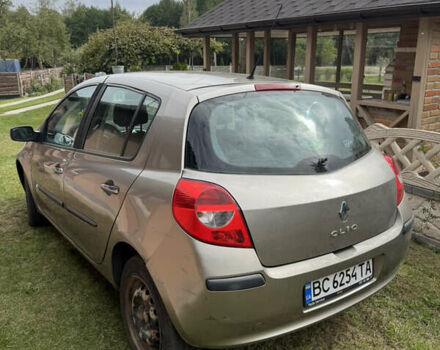 Желтый Рено Клио, объемом двигателя 1.5 л и пробегом 280 тыс. км за 3200 $, фото 5 на Automoto.ua