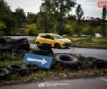 Желтый Рено Клио, объемом двигателя 2 л и пробегом 105 тыс. км за 8000 $, фото 1 на Automoto.ua