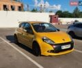 Желтый Рено Клио, объемом двигателя 2 л и пробегом 105 тыс. км за 8000 $, фото 1 на Automoto.ua