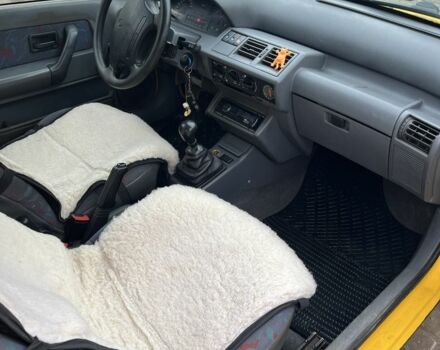 Жовтий Рено Кліо, об'ємом двигуна 1.2 л та пробігом 300 тис. км за 900 $, фото 6 на Automoto.ua