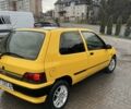 Жовтий Рено Кліо, об'ємом двигуна 1.2 л та пробігом 300 тис. км за 900 $, фото 4 на Automoto.ua