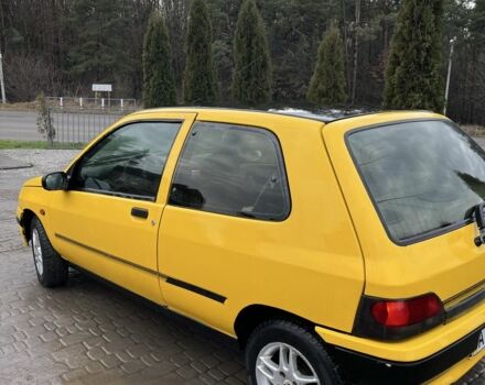 Жовтий Рено Кліо, об'ємом двигуна 1.2 л та пробігом 300 тис. км за 900 $, фото 2 на Automoto.ua