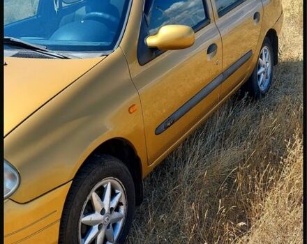 Желтый Рено Клио, объемом двигателя 1.4 л и пробегом 200 тыс. км за 2600 $, фото 1 на Automoto.ua