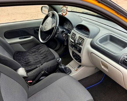 Желтый Рено Клио, объемом двигателя 1.5 л и пробегом 296 тыс. км за 3200 $, фото 4 на Automoto.ua