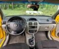 Желтый Рено Клио, объемом двигателя 1.5 л и пробегом 170 тыс. км за 3000 $, фото 2 на Automoto.ua