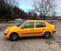 Желтый Рено Клио, объемом двигателя 1.5 л и пробегом 296 тыс. км за 3200 $, фото 2 на Automoto.ua
