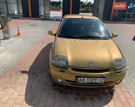 Желтый Рено Клио, объемом двигателя 1.4 л и пробегом 254 тыс. км за 1800 $, фото 1 на Automoto.ua