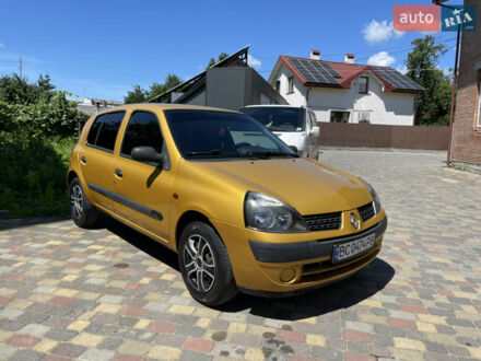 Желтый Рено Клио, объемом двигателя 1.1 л и пробегом 290 тыс. км за 3000 $, фото 1 на Automoto.ua