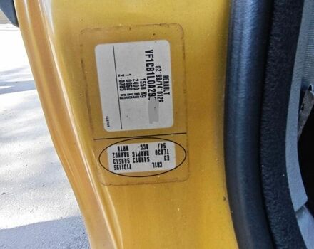Желтый Рено Клио, объемом двигателя 1.39 л и пробегом 120 тыс. км за 3300 $, фото 1 на Automoto.ua