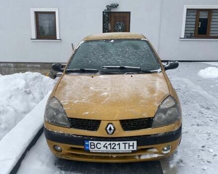 Желтый Рено Клио, объемом двигателя 1.39 л и пробегом 242 тыс. км за 3600 $, фото 1 на Automoto.ua