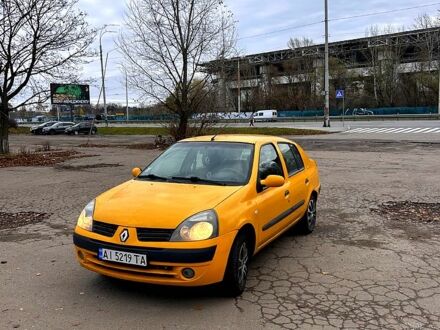 Желтый Рено Клио, объемом двигателя 1.5 л и пробегом 296 тыс. км за 3200 $, фото 1 на Automoto.ua